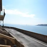 Vue mer et balcon - Studio au cœur du Vieil Antibes Appartement *