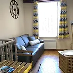 Appartement Vue mer et balcon - Studio au cœur du Vieil Antibes