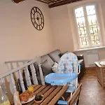 Appartement Vue mer et balcon - Studio au cœur du Vieil Antibes