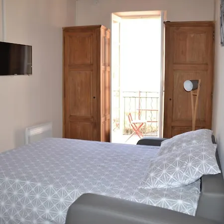 Appartement Vue mer et balcon - Studio au cœur du Vieil Antibes *